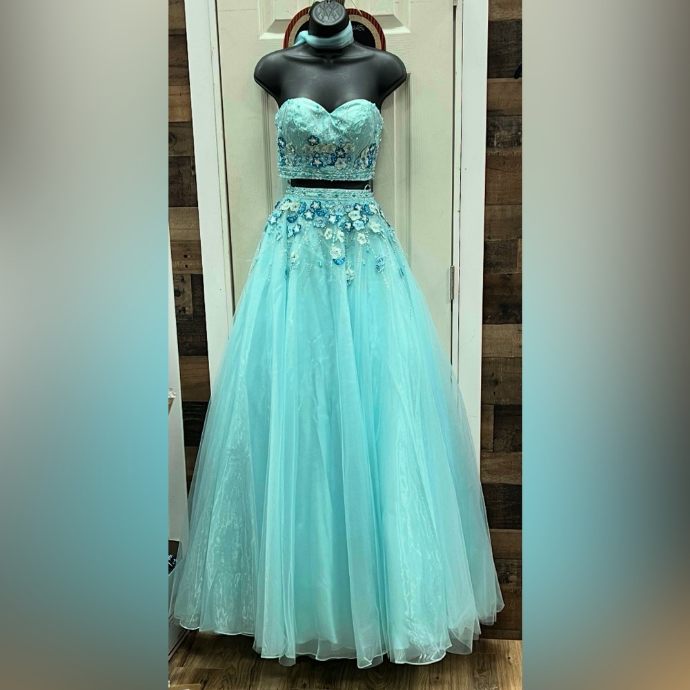 ROYAL QUEEN | Aqua beaded 2pc tulle ball gown/prom dress/quincenera/gala $279